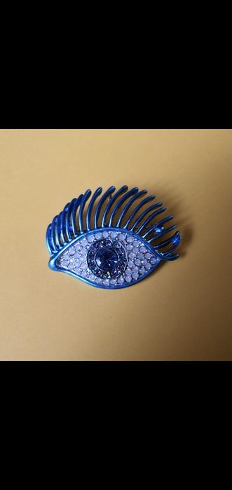 Brosa ochi cu pietre