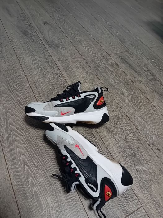 Vând Nike m.42..