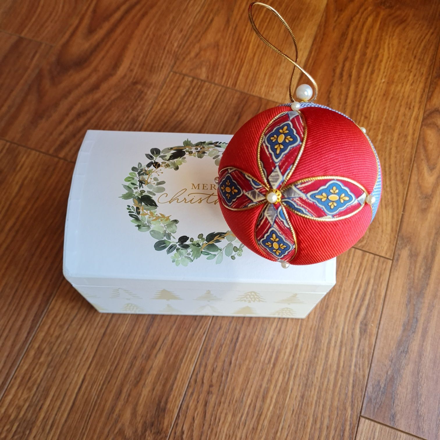 Ornamente decoratiuni handmade pt Craciun globuri unicat