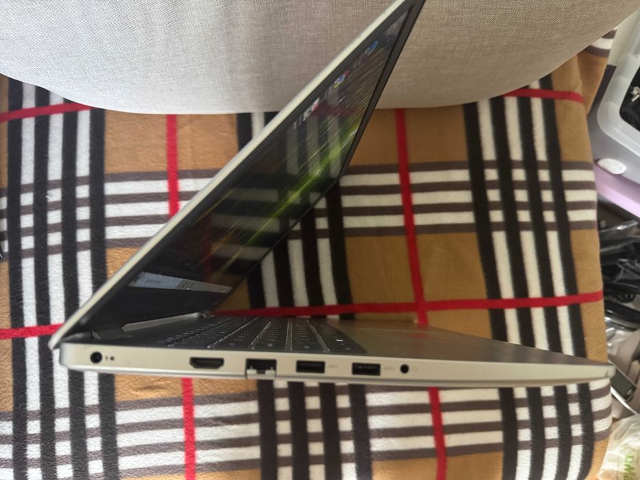 Laptop Dell Inspiron 5501, i5 gen. 10, 16 gb ram, 512 SSD, etc.