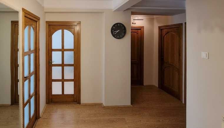 Ap.3 camere decomandat, renovat complet – centru Tg. Mureș, lângă ANAF