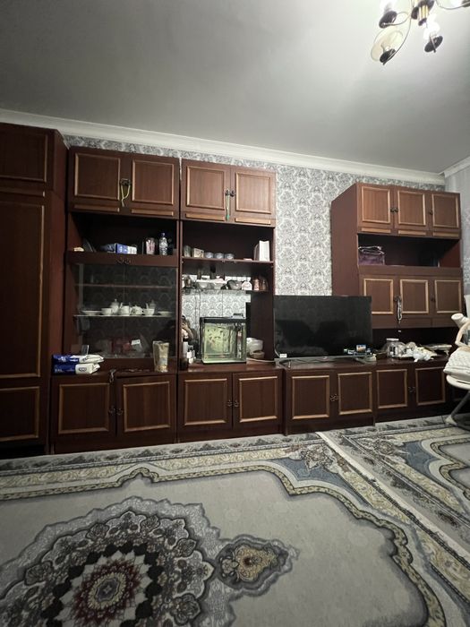 Срочно продаю стенку в хорошем состоянии