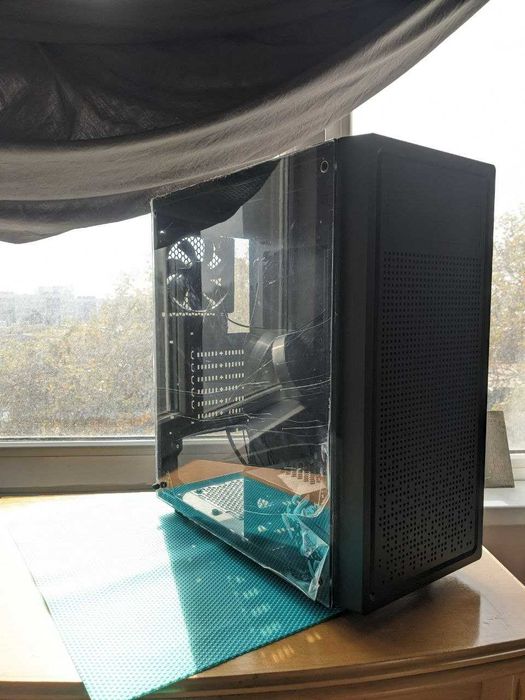 Кутия за компютър DeepCool E-SHIELD