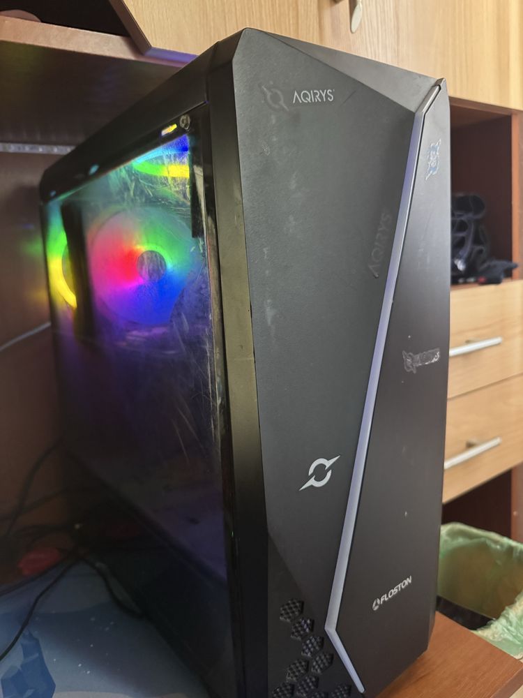 Vand sistem gaming pc cu monitor