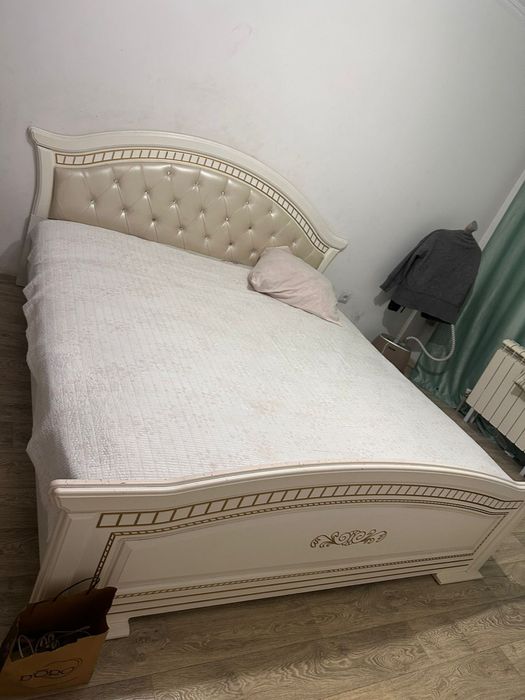 Продам мебель,кухонный гарнитур, Шкаф, кроват, теловизор б/у