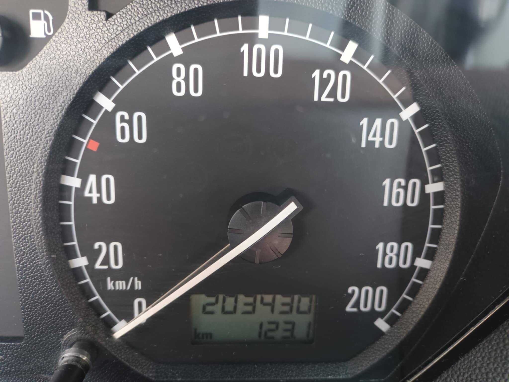 Шкода Фабия 1.4 бензин