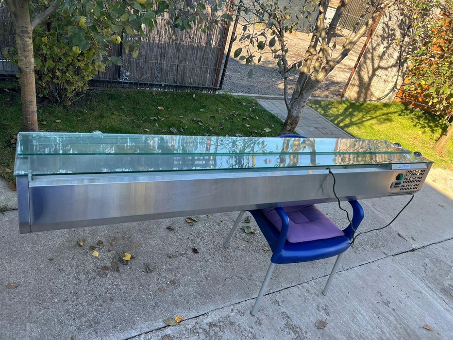 Vitrina topinguri pizza