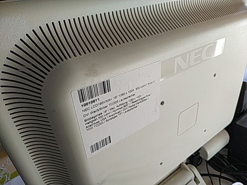 монитор NEC 195VXM+