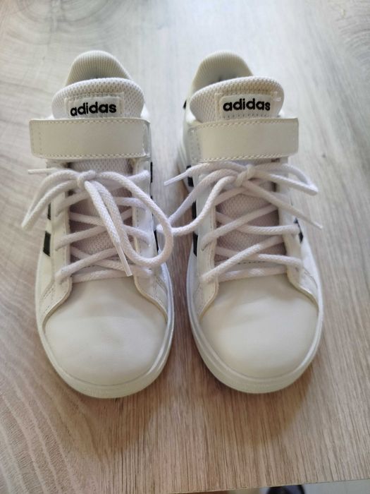 Маратонки Adidas, номер 30