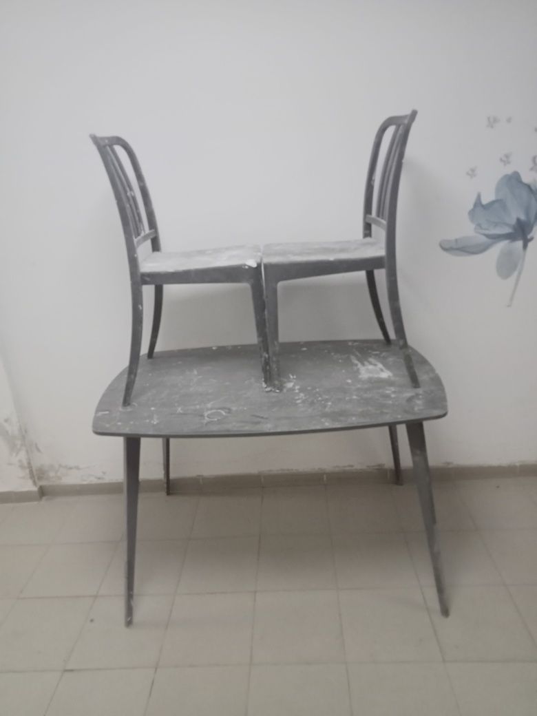 Продам пласмассовый стул