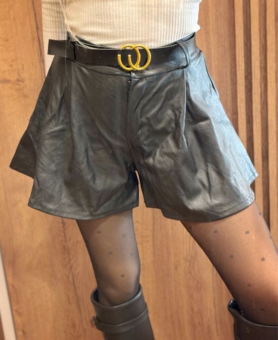 Къси кожени панталони