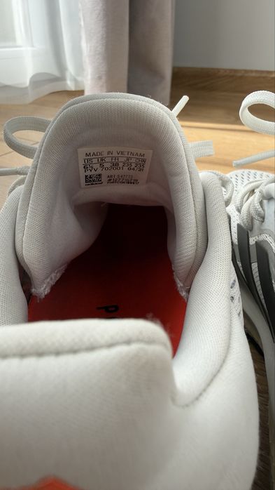 Маратонки Adidas Continental 38 номер спортни обувки
