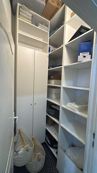 Vând mobilier farmacie complet – stare excelentă