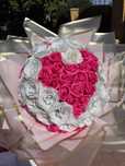 Buchet personalizat cu trandafiri de sapun