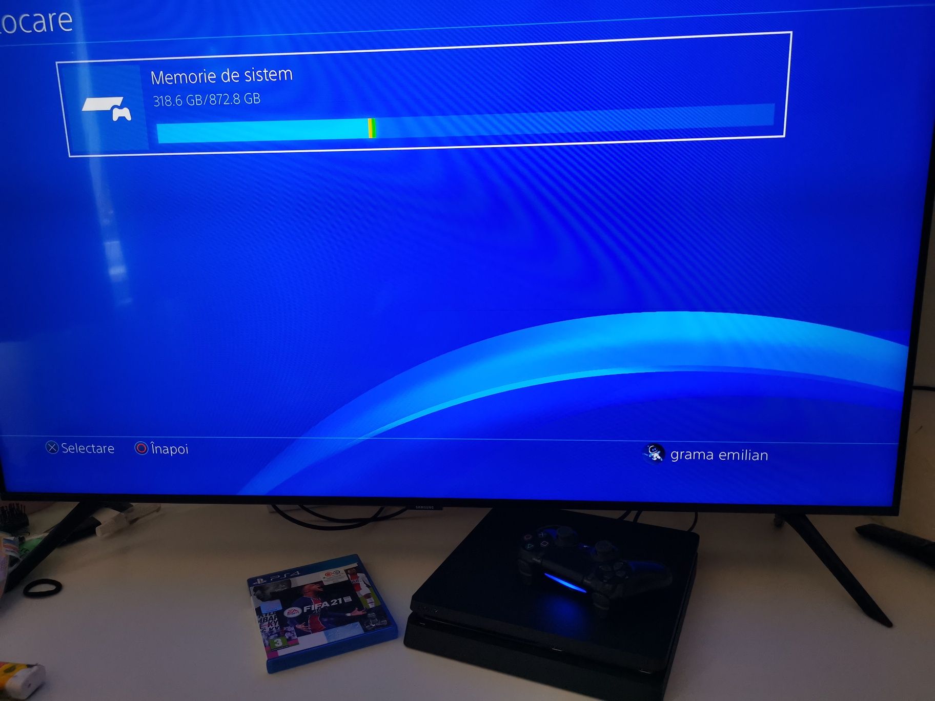 PlayStation 4 Slim 1TB + 1 Joc + 1 Joystick