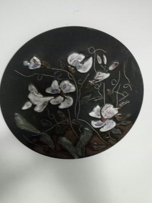 Aplica   de perete ,  bazorelief  diametru  de 28cm , decor deosebit