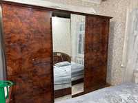 Продается спальный гарнитур Италия большой шкаф кровать и комод