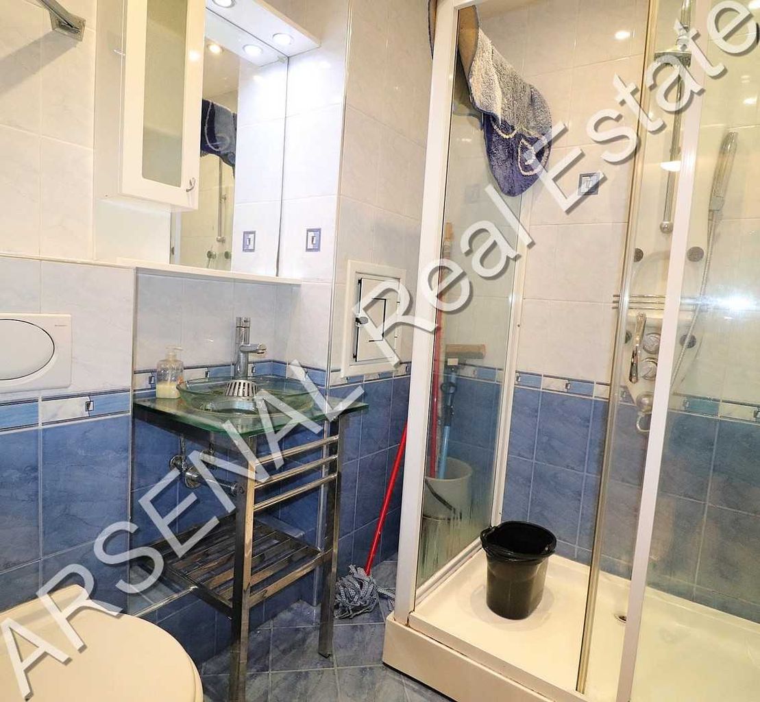 Дава се под наем Двустаен апартамент в София, Лозенец - 82 кв.м за 600 € - Снимка #1