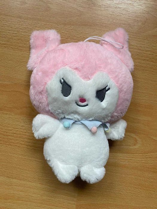 Plusuri diferite modele si culori