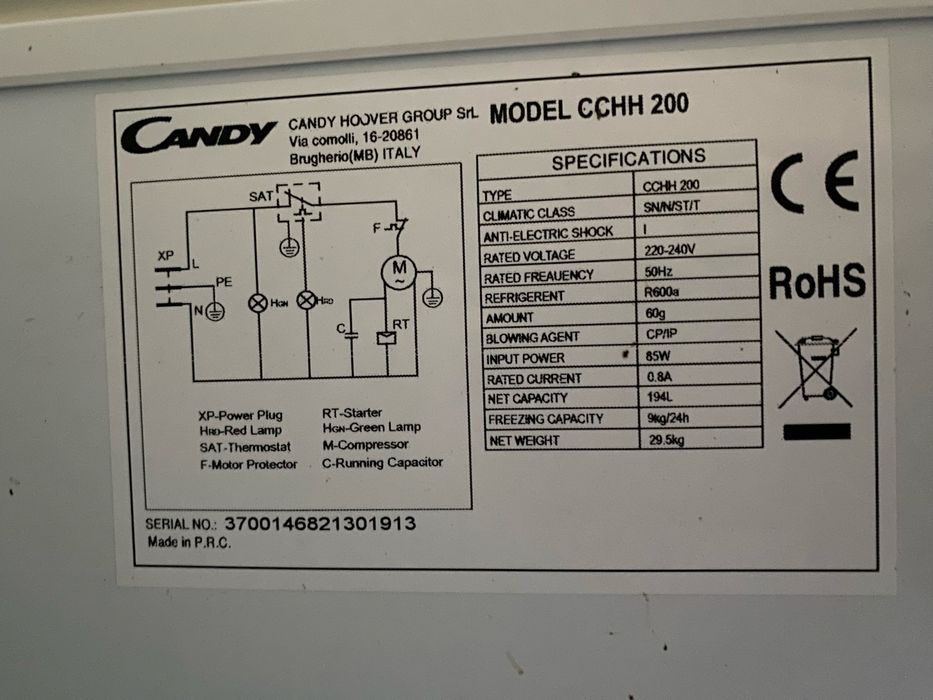 Lada frigorifica cu prezente urme de uzura vizibile in imagini