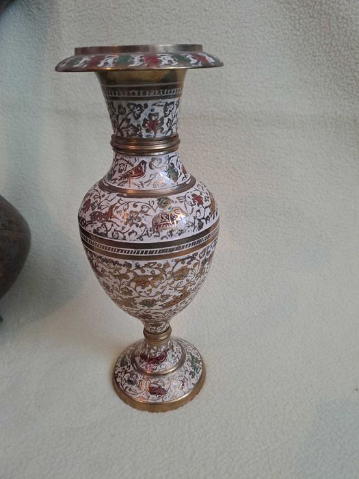 vaza alama gravata pictata vaza bronz