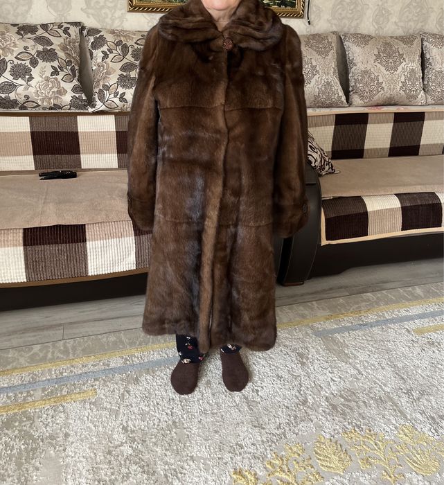 Продам норковую шубу 52-54