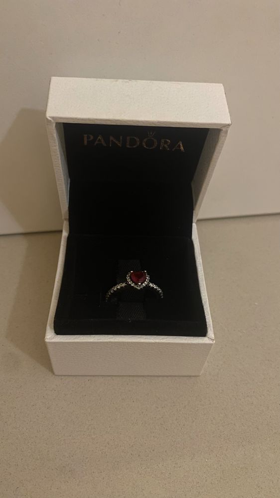 Pandora Elevated Red Heart Ring