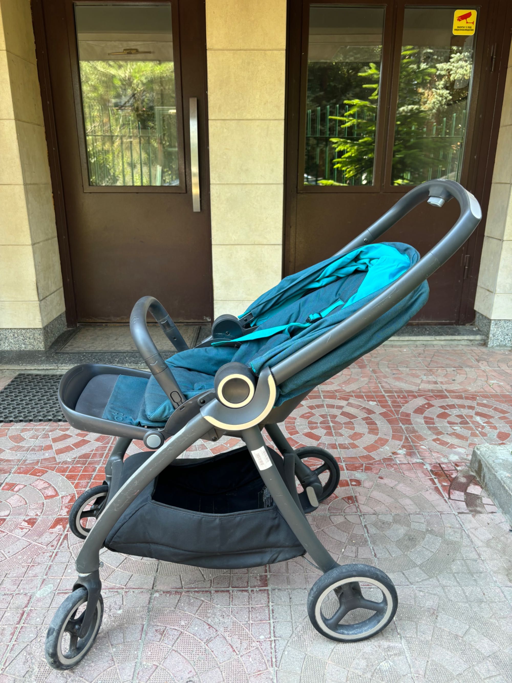Бебешка количка GB и столче с ISOFIX Cybex