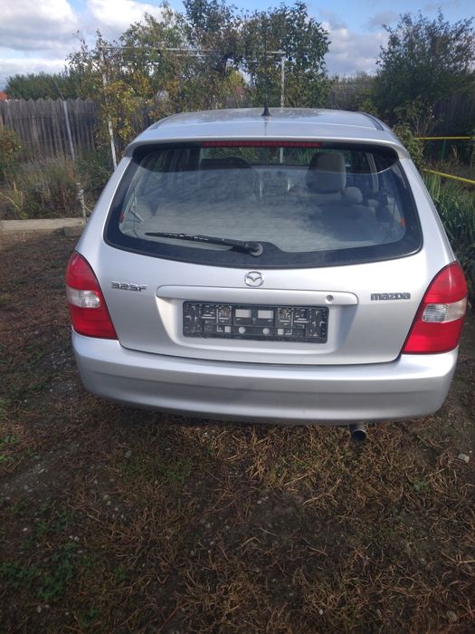 Dezmembrez Mazda 323f