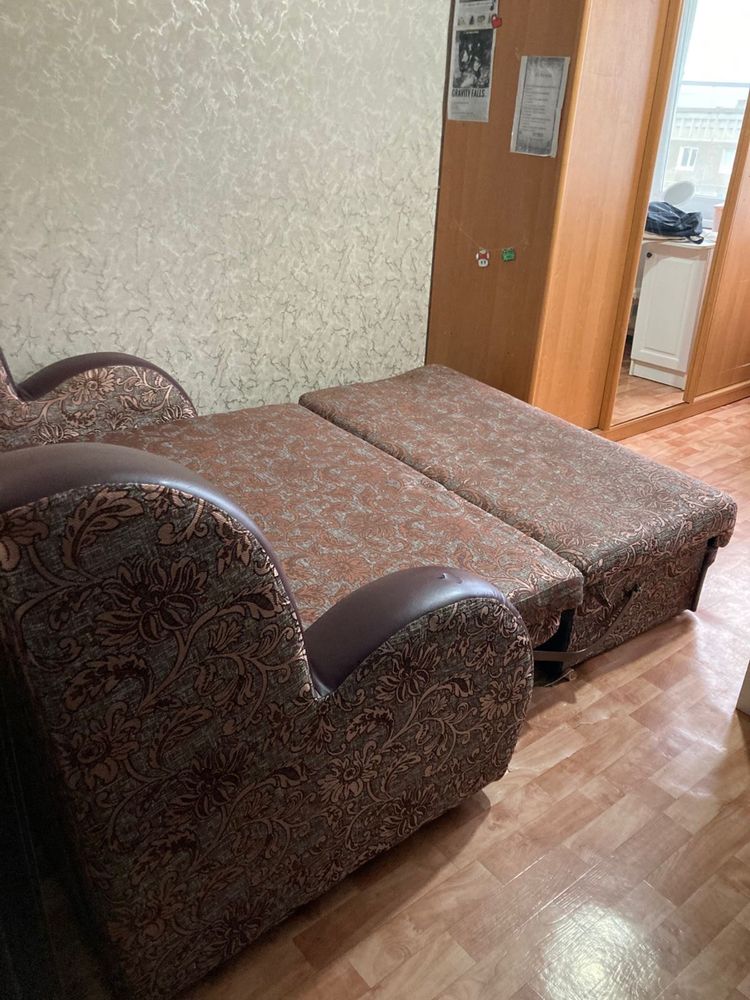 Диван в хорошем состоянии