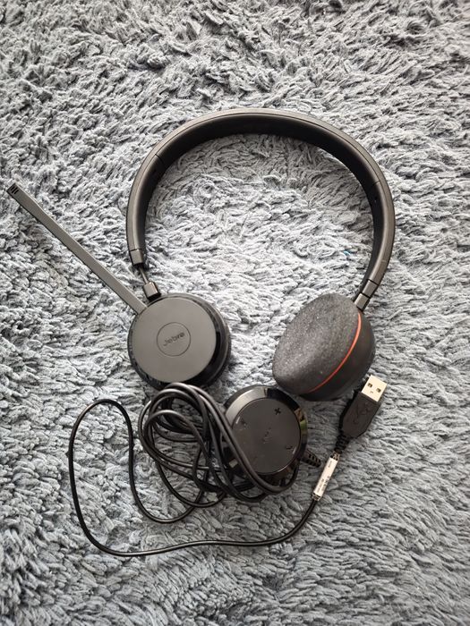 Căști Jabra cu USB și controller Microsoft Teams