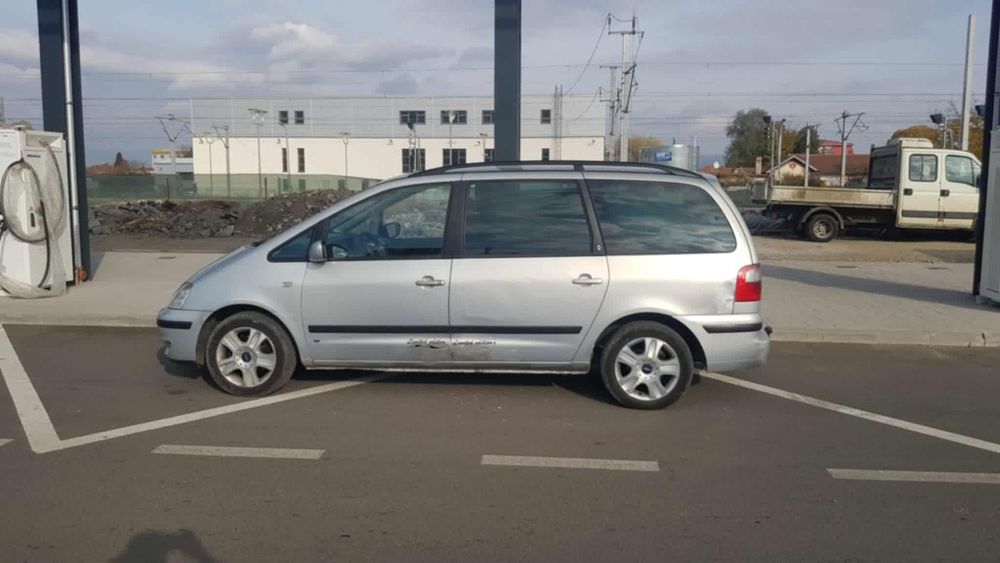 Vând Ford Galaxy