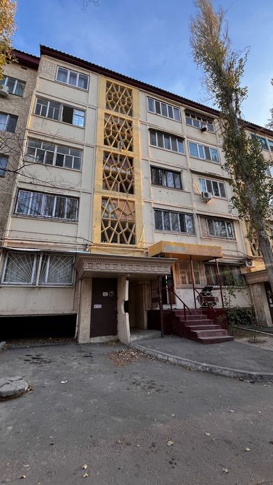 Срочно продается 2х ком кв 4 этаж 9 мкр 24 дом