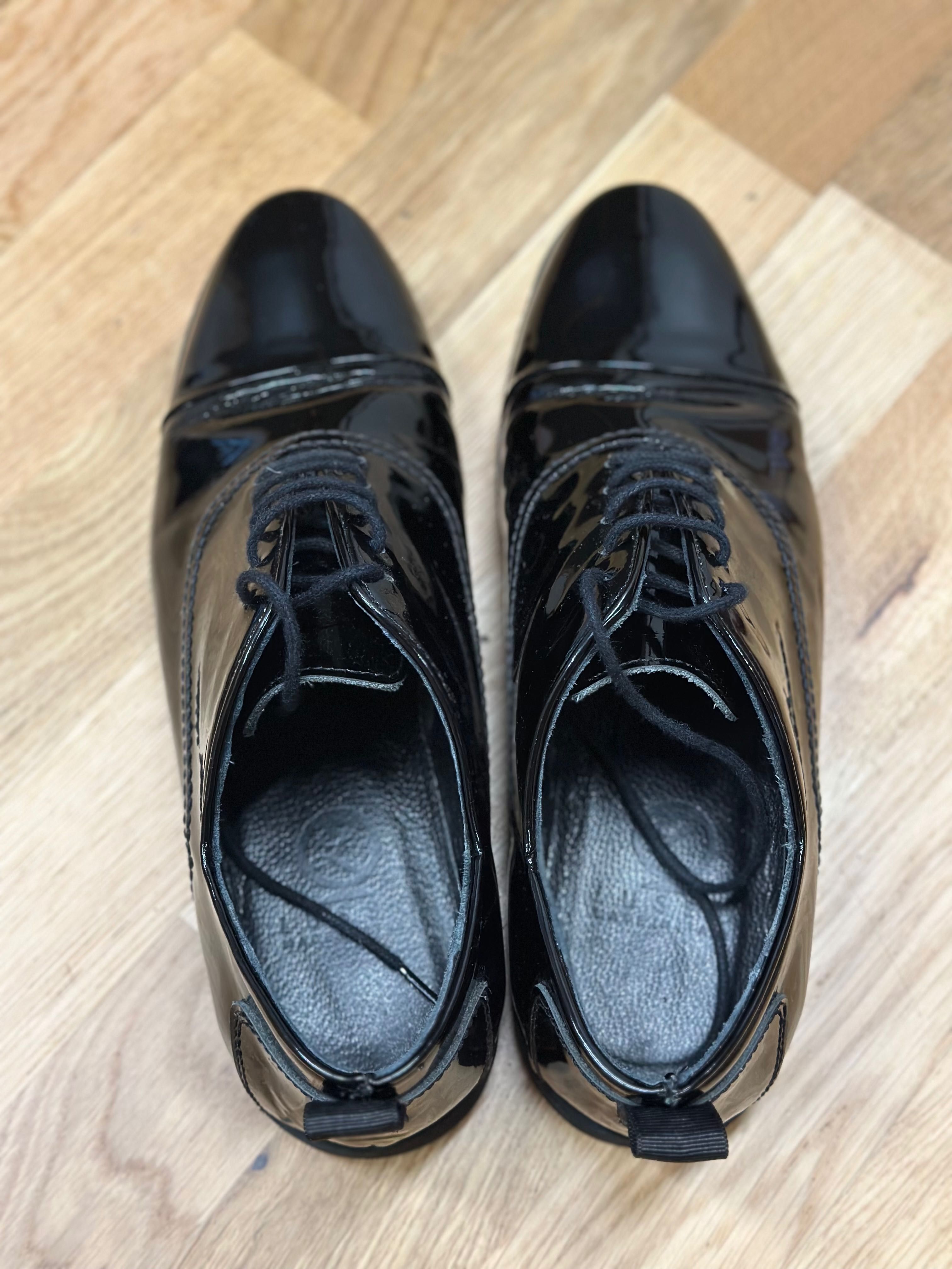 Мъжки обувки черен лак