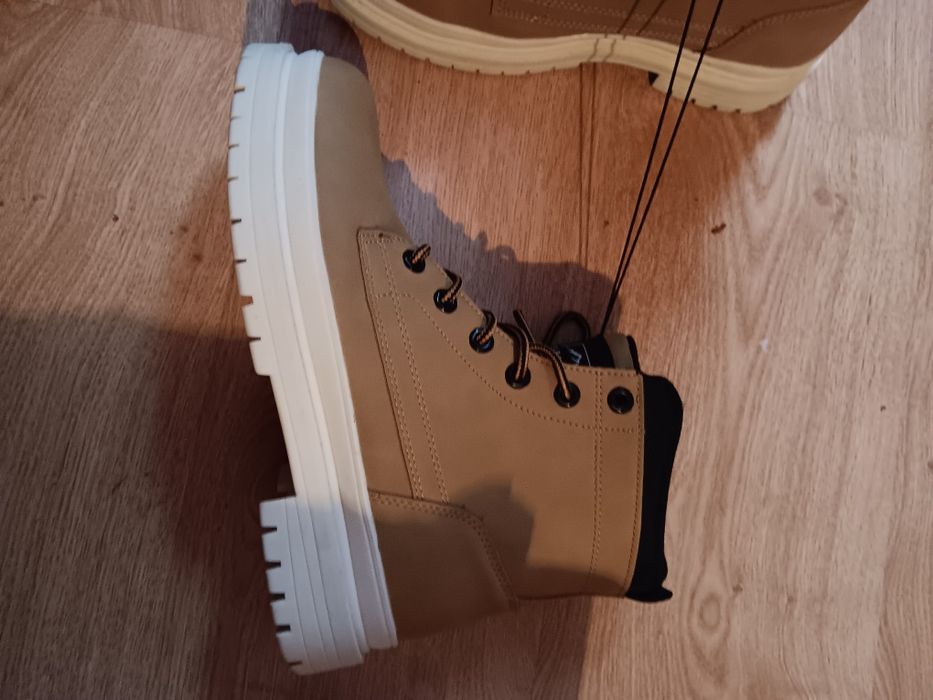 Продавам обувки зимни