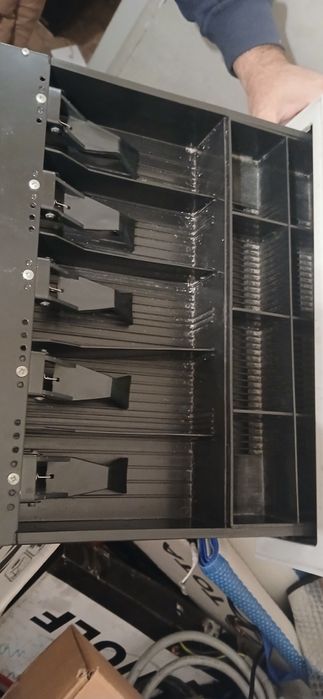 Касово чекмедже за пари