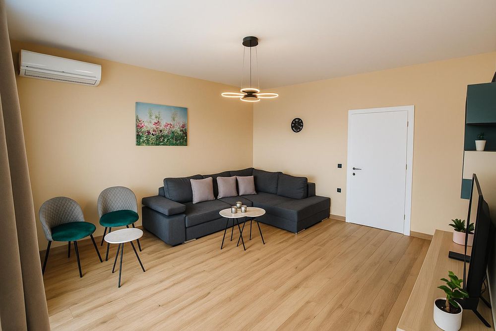 Дава се под наем Тристаен апартамент в Пловдив, Кършияка - 106 кв.м за 550 € - Снимка #1