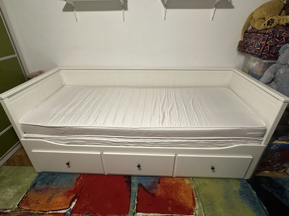 Divan Ikea Hemnes
