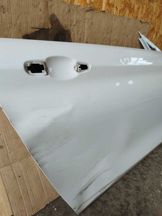 Врата за БМВ Ф 32/33 повредена