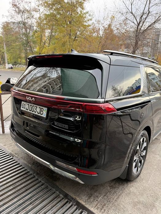 Kia karnival sotiladi