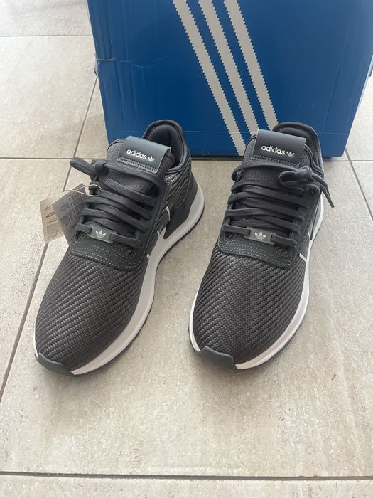 Нови кецове Adidas размер 44