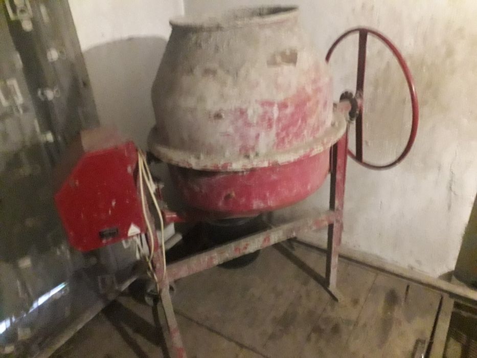 Продам бетономешалку