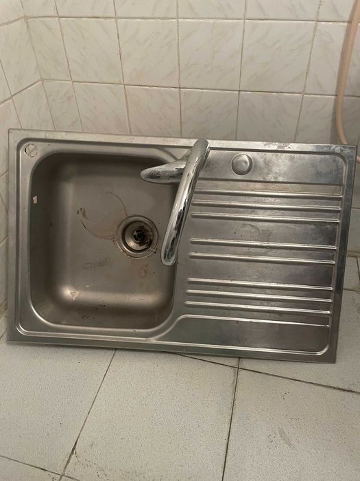 Мивка със смесител и сифон от неръждаема стомана