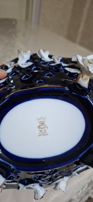 Винтажная "Мадонна" на ножке, фарфор кобальт, позолото