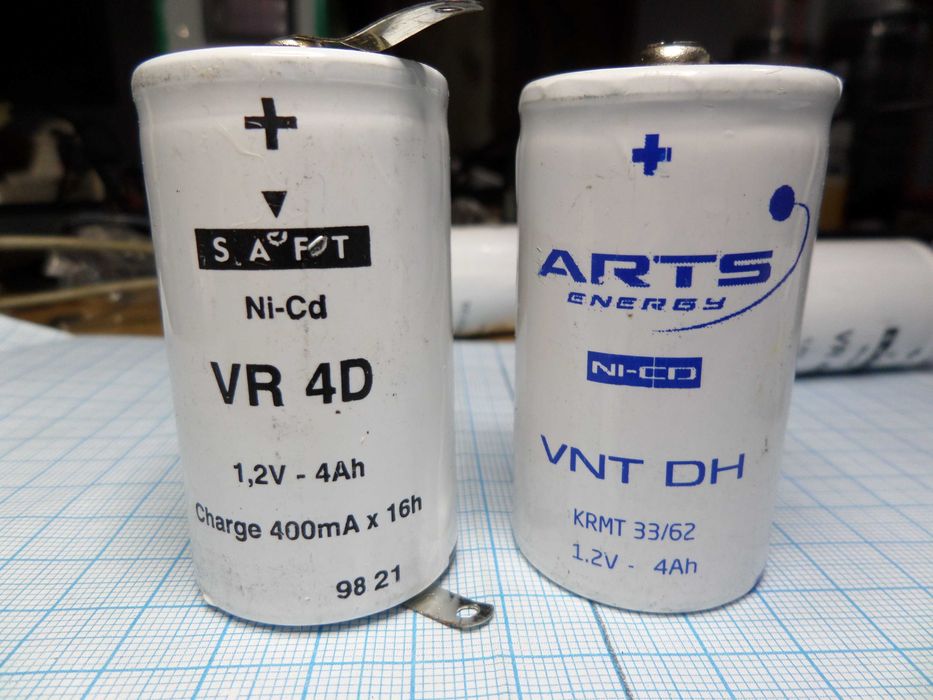 Acumulatori Ni-Cd noi 4Ah mari LR20 made in France foarte buni