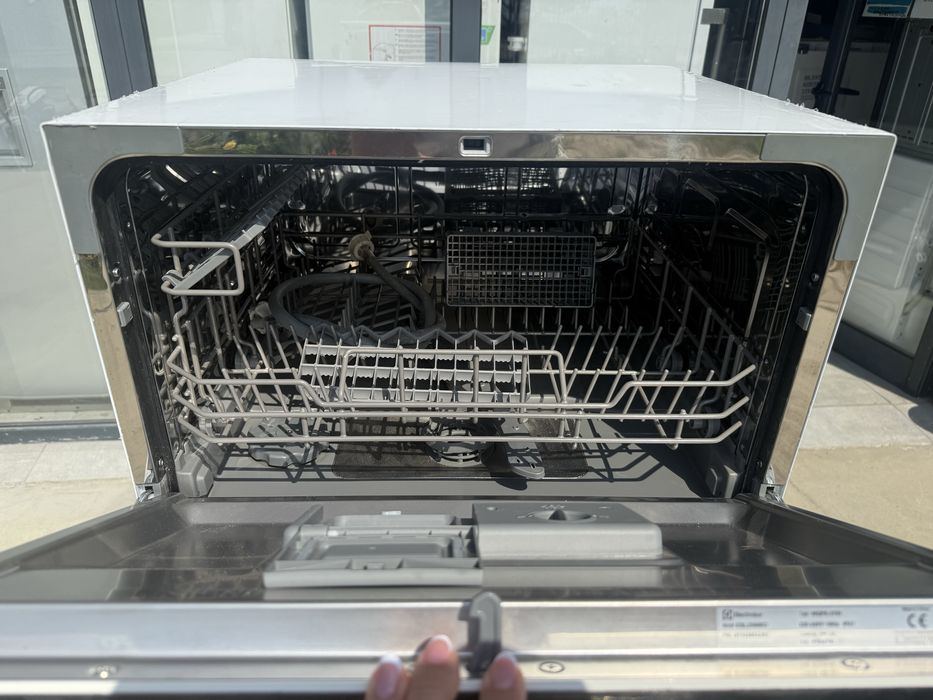 Мини - Малка съдомиялна кубче Електролукс за вграждане