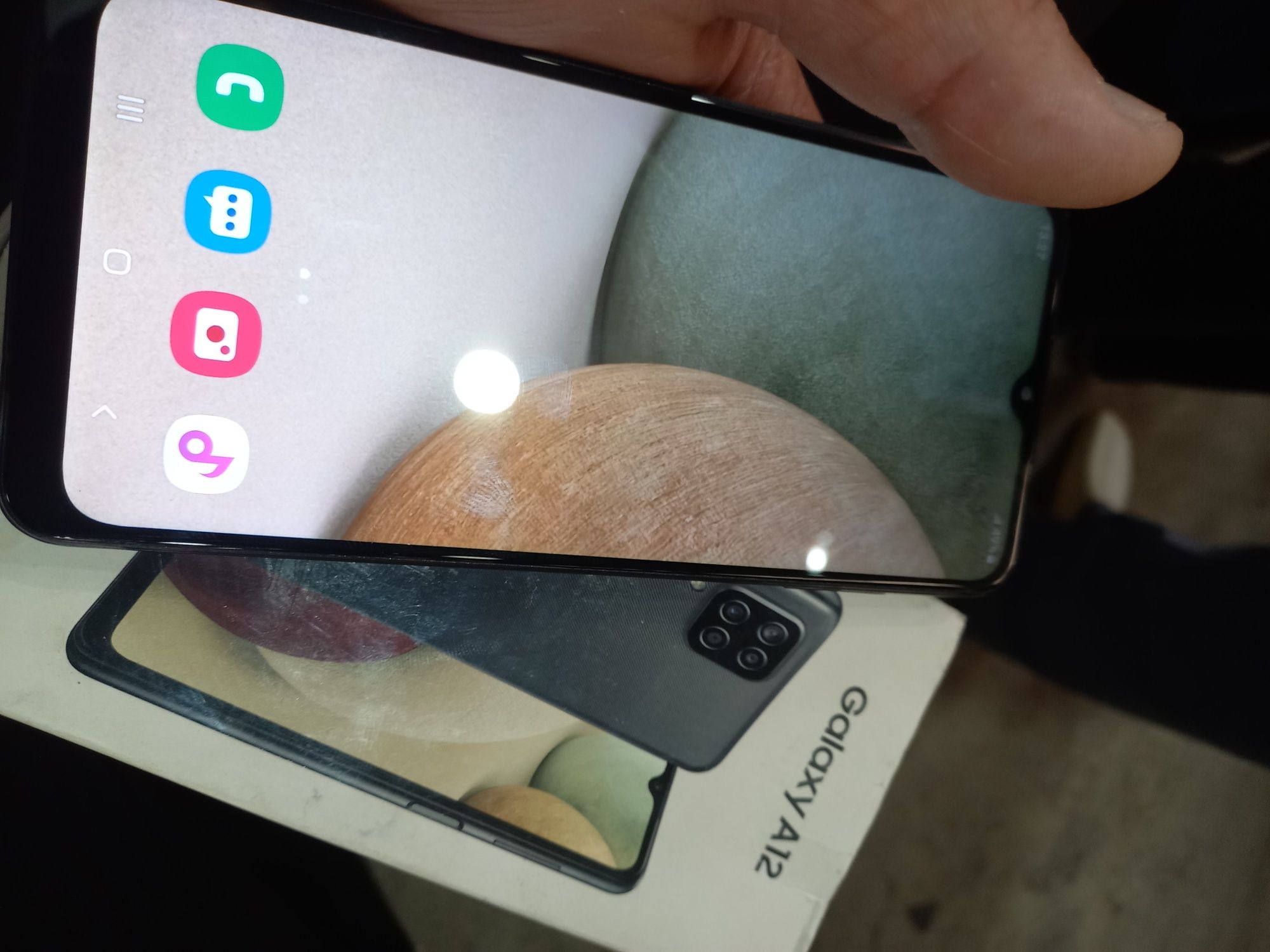 A12 samsung ideal holati tiniq 32GB hotirasi 2 sim kartasi imey bo'gan