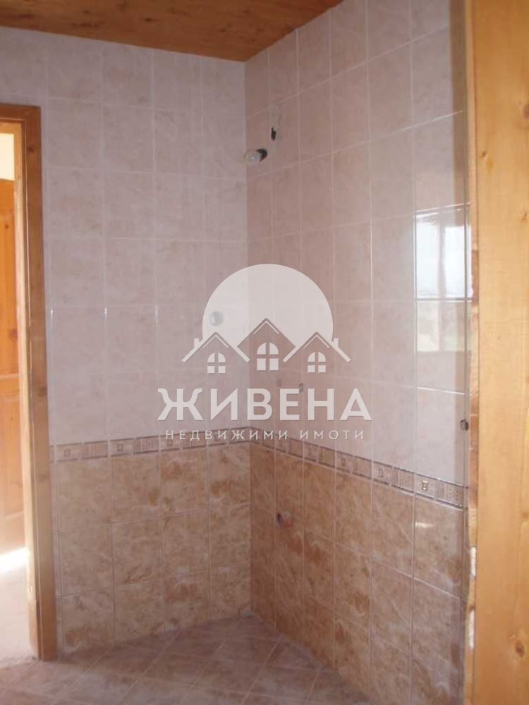 Продава къща в с.Селце, 130 кв.м, двор - 1000 кв.м