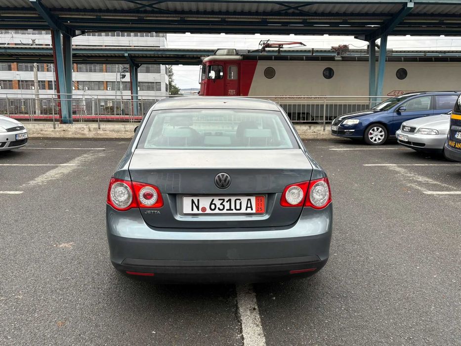 Volkswagen Jetta 1.6 Benzina