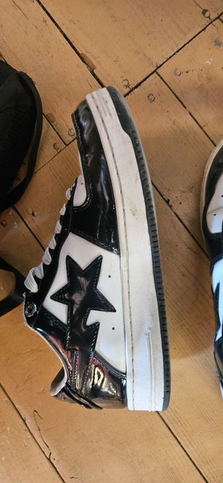 Papuci bapesta negri si albi